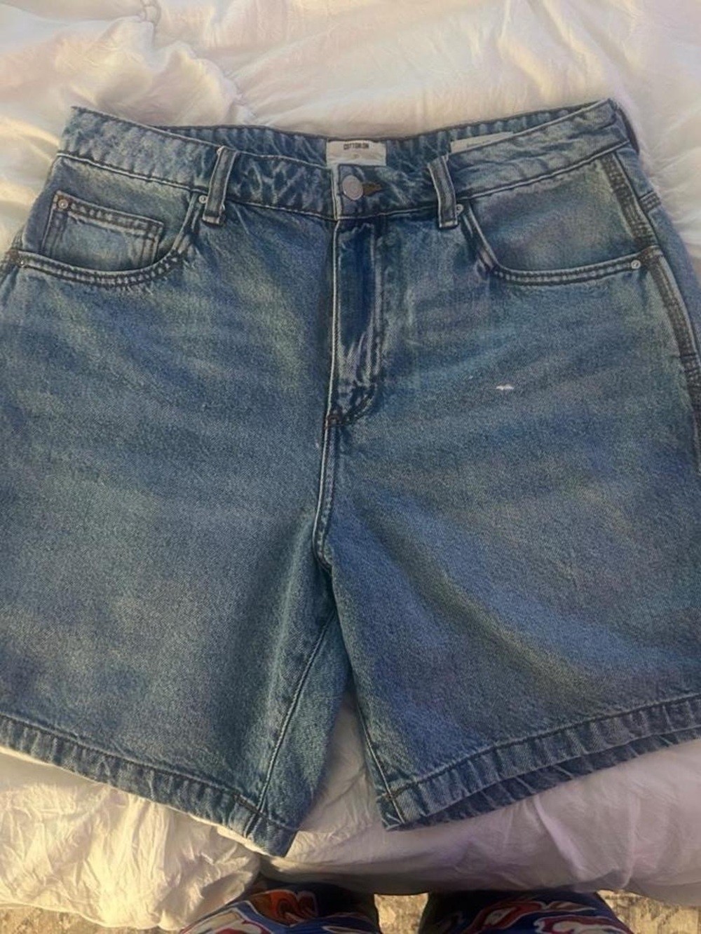 Cotton On womens Relaxed Short Jeans in Light Blue Denim